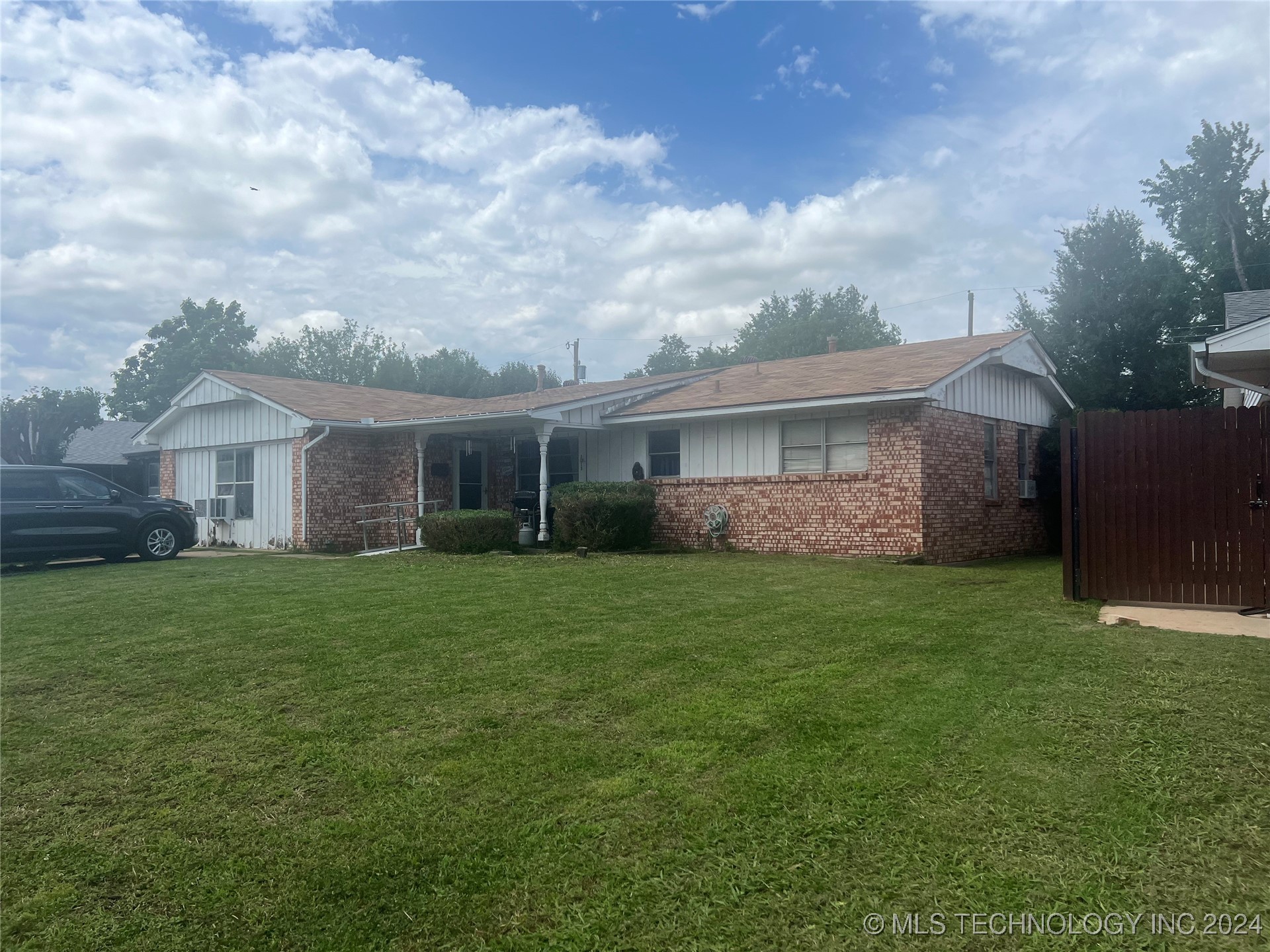 68th St, Oklahoma City, OK 73159