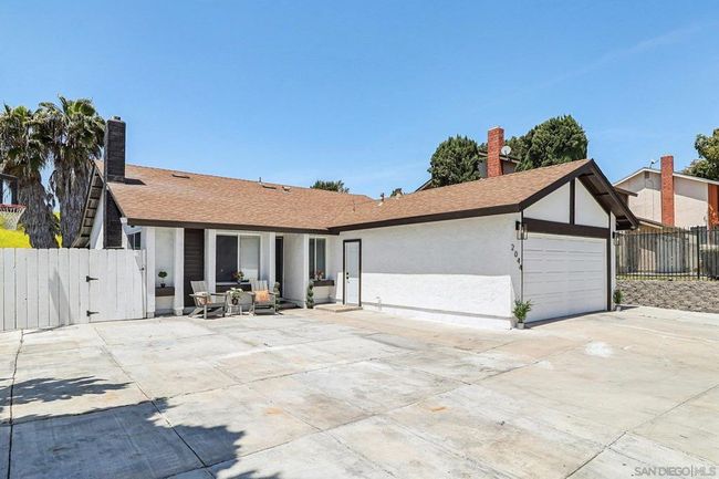 2044 Siegle Dr, House other with 4 bedrooms, 2 bathrooms and 5 parking in Lemon Grove CA | Image 6