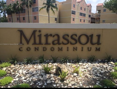 apt-312-6135 Nw 186th St, Hialeah, FL, 33015-6078 | Card Image