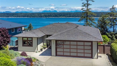 717 Ash St, Campbell River, BC, V9W1G1 | Card Image