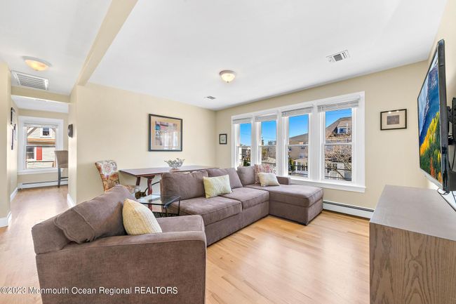 2nd Fl - 701 Asbury Avenue, Home with 3 bedrooms, 1 bathrooms and null parking in Asbury Park NJ | Image 3
