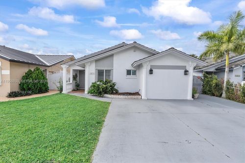 16834 Nw 70th Ave, Hialeah, FL, 33015-4270 | Card Image