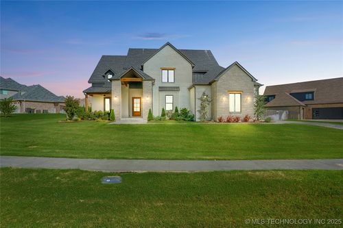 2715 E 136th St S, Bixby, OK, 74008-3889 | Card Image