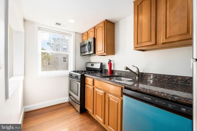 APT-201 - 916 Barnaby St Se, Condo with 2 bedrooms, 1 bathrooms and null parking in WASHINGTON DC | Image 12