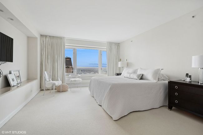 APT-5305 - 132 E Delaware Pl, Condo with 2 bedrooms, 2 bathrooms and 2 parking in Chicago IL | Image 10