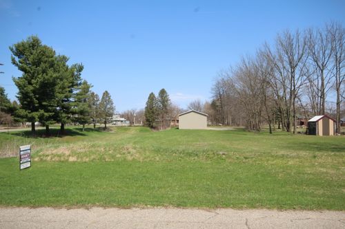 321 E Vine St, Vicksburg, MI, 49097 | Card Image