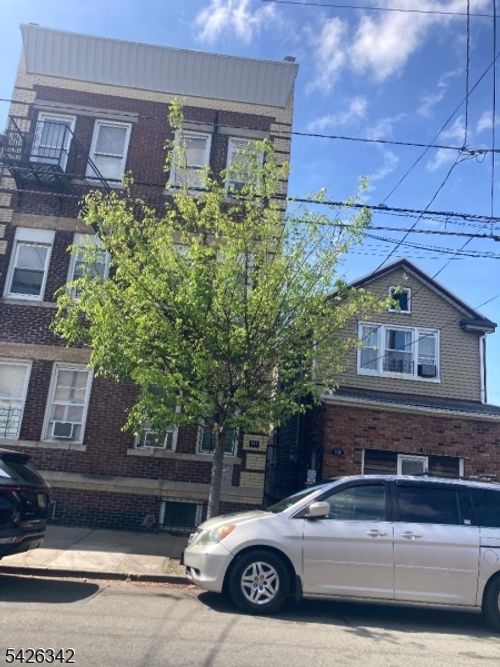 131 Delancy St, Newark, NJ, 07105-1912 | Card Image