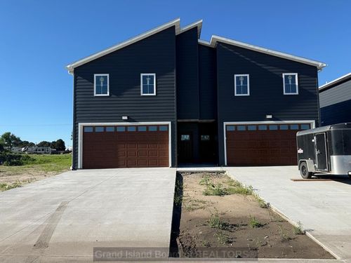 813 Nebraska Ave, Grand Island, NE, 68801 | Card Image