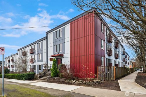 apt-109-3661 Phinney Ave N, Seattle, WA, 98103-8582 | Card Image