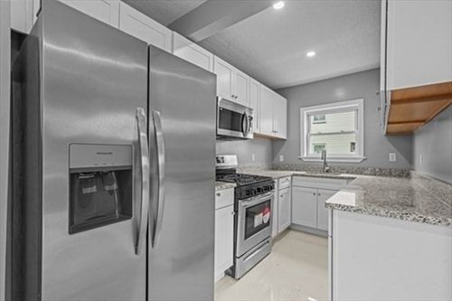 apt-2-92 Ballard St, Fall River, MA, 02720-2877 | Card Image