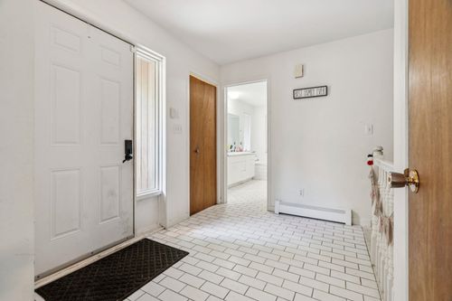 43 Hartness Way, Hartford, VT, 05059 | Card Image