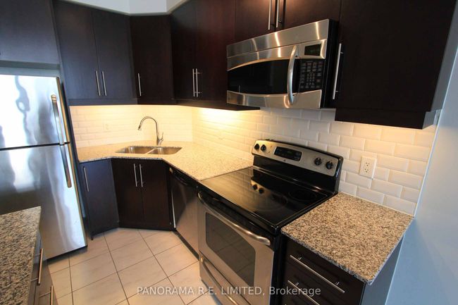 2408 - 223 Webb Dr, Condo with 1 bedrooms, 1 bathrooms and 1 parking in Mississauga ON | Image 7