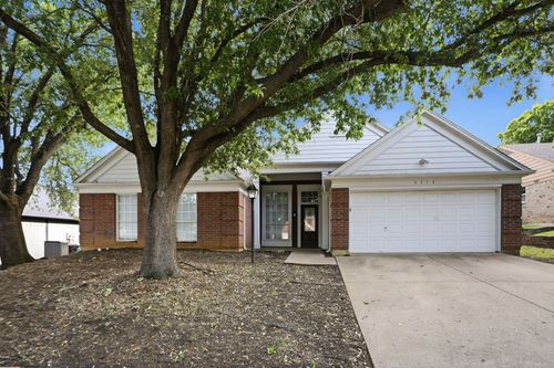 5316 Signal Peak Dr, Arlington, TX, 76017-1948 | Card Image