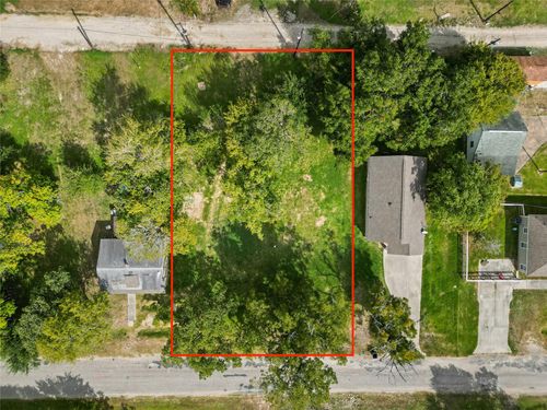 418 2nd Ave N, Texas City, TX, 77590-7945 | Card Image