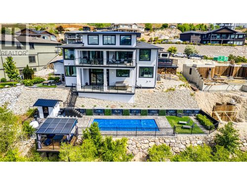 8792 Cortland Pl, Coldstream, BC, V1B4B8 | Card Image