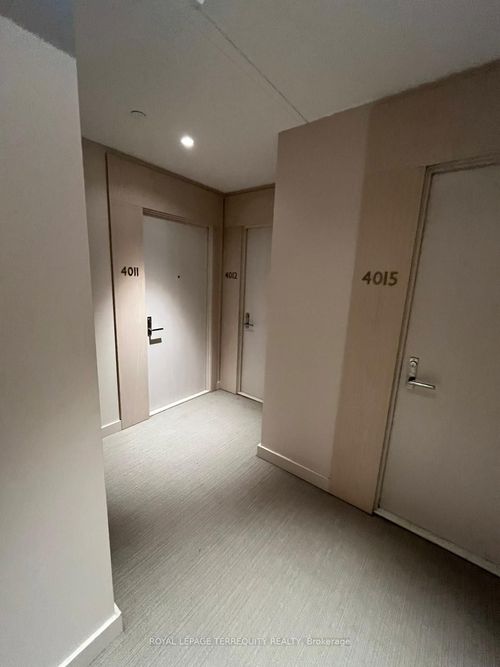 4012-115 Blue Jays Way, Toronto, ON, M5V0N4 | Card Image