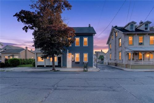 122 Front St, CATASAUQUA, PA, 18032-1940 | Card Image