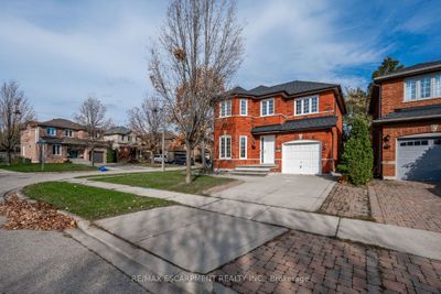 2151 Stillmeadow Rd, House other with 3 bedrooms, 3 bathrooms and 3 parking in Oakville ON | Image 2