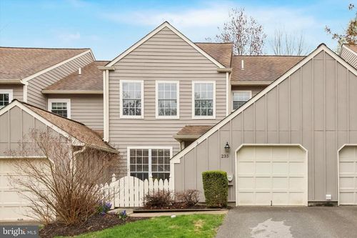 235 Copper Beech Dr, BLUE BELL, PA, 19422-2815 | Card Image