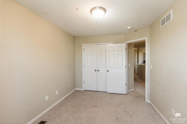 2018 Quail Run, Condo with 3 bedrooms, 3 bathrooms and null parking in Junction City KS | Image 15