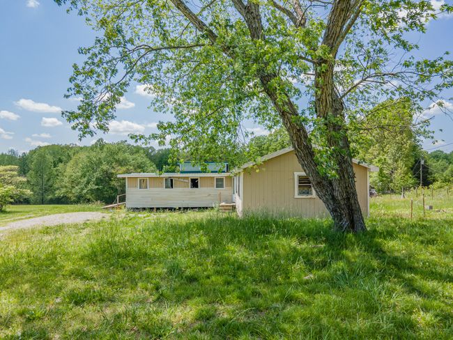 2724 She Boss Rd, House other with 2 bedrooms, 2 bathrooms and 4 parking in Duck River TN | Image 43