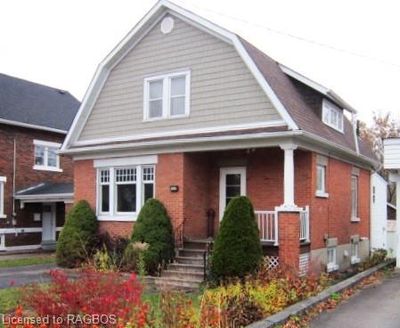 358 Lambton St W, House other with 3 bedrooms, 1 bathrooms and 5 parking in Durham ON | Image 1