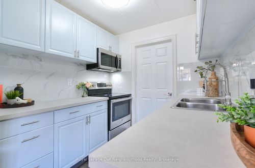 2-540 Mary St E, Whitby, ON, L1N2R1 | Card Image
