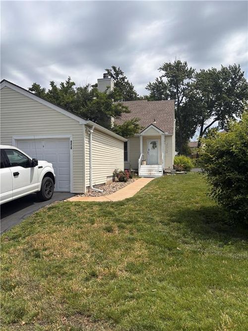 6210 Nw 82nd Ter, Kansas City, MO, 64151-1053 | Card Image