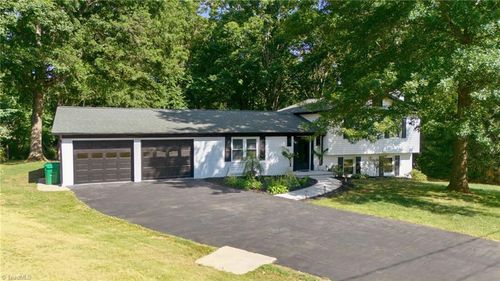 118 Hillside Ct, King, NC, 27021-9228 | Card Image