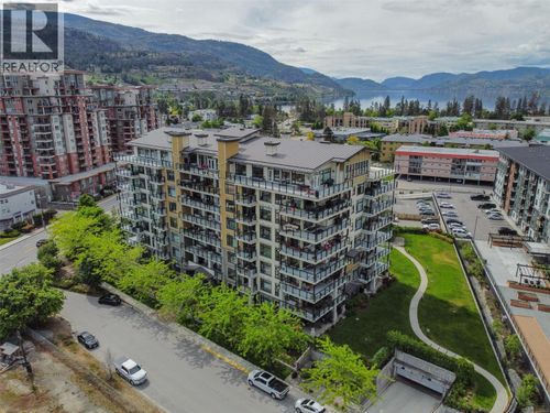 102-3301 Skaha Lake Rd, Penticton, BC, V2A6G6 | Card Image