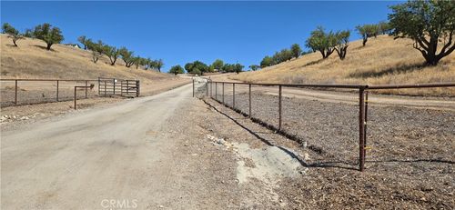 872 Exline Rd, Paso Robles, CA, 93446-7648 | Card Image