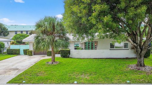 113 Park Ln E, Hypoluxo, FL, 33462-5401 | Card Image