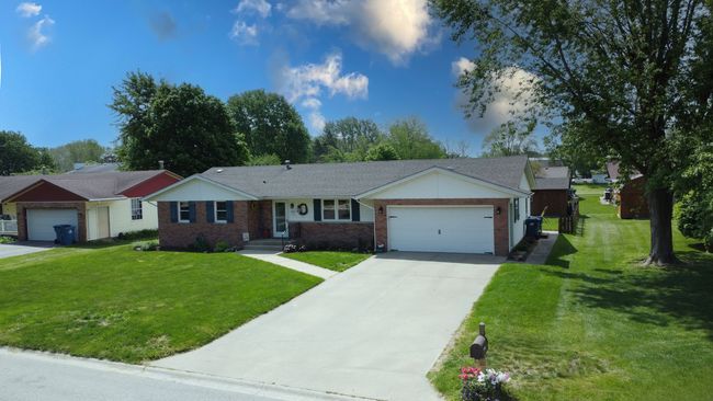 703 E Rosewood St, House other with 3 bedrooms, 2 bathrooms and 2 parking in Watseka IL | Image 4