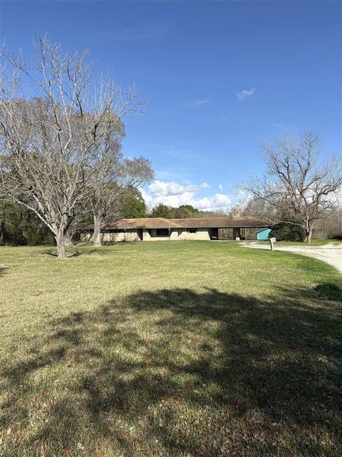 820 E South St Street, Welsh, LA, 70591 | Card Image