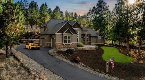 3193 Nw Colonial Dr, Bend, OR, 97703-5518 | Card Image
