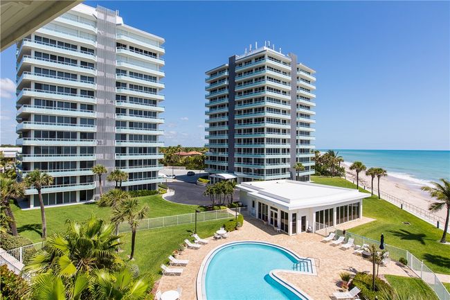 APT-702S - 3554 Ocean Dr, House attached with 2 bedrooms, 2 bathrooms and null parking in Vero Beach FL | Image 6