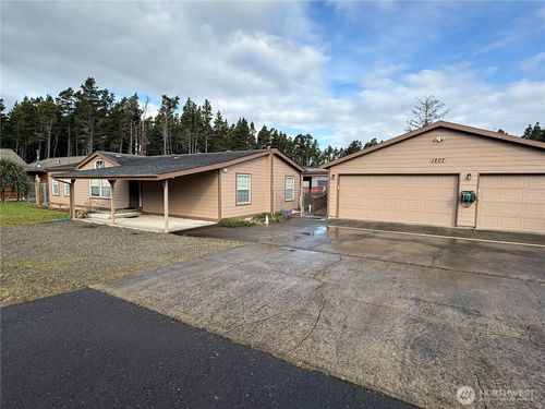 1207 215th Ln, Ocean Park, WA, 98640-3216 | Card Image