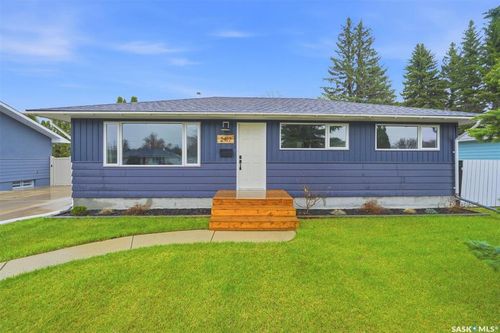 2417 Hanover Ave, Saskatoon, SK, S7J1E7 | Card Image