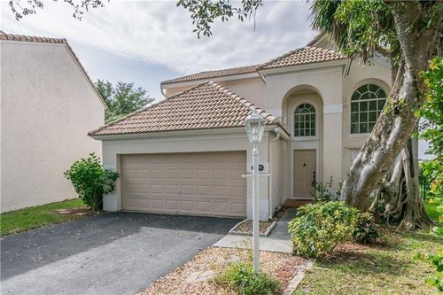 7722 Hibiscus Ln, Coral Springs, FL, 33065-6042 | Card Image