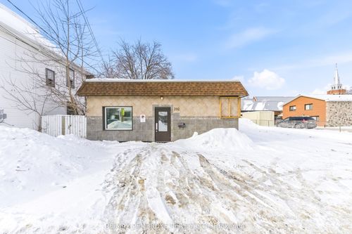 292 Trafalgar Rd, Pembroke, ON, K8A5A8 | Card Image
