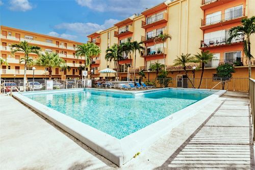 apt-213-1900 W 54th St, Hialeah, FL, 33012-2184 | Card Image