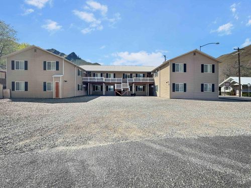 10-300 S Main St, Riggins, ID, 83549-6005 | Card Image