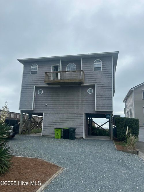 4414 Island Dr, N Topsail Beach, NC, 28460-8220 | Card Image
