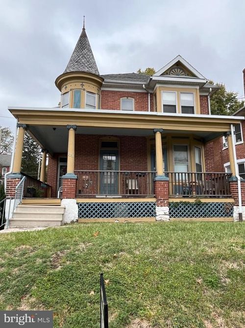 323 S Reading Ave, BOYERTOWN, PA, 19512-1823 | Card Image