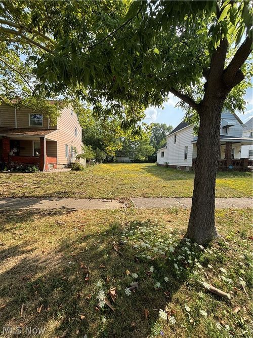 835 Whitcomb Rd, Cleveland, OH, 44110-3145 | Card Image