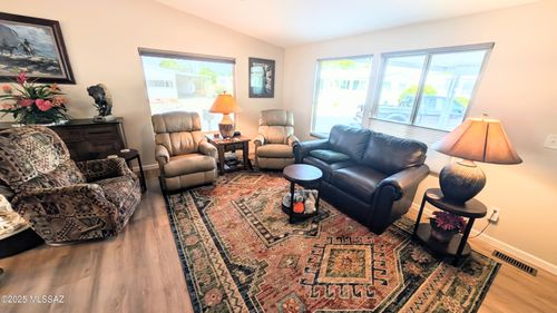 10676 N Kilimanjaro Ave, Oro Valley, AZ, 85737-9722 | Card Image