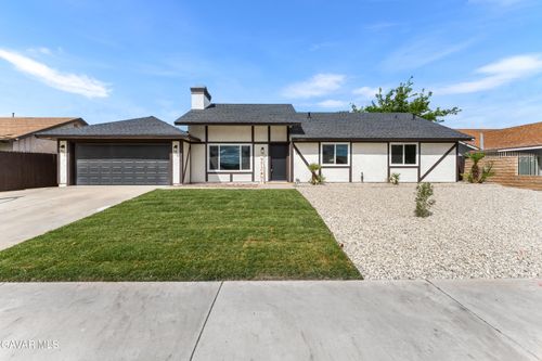 37863 17th Street, Palmdale, CA, 93550 | Card Image