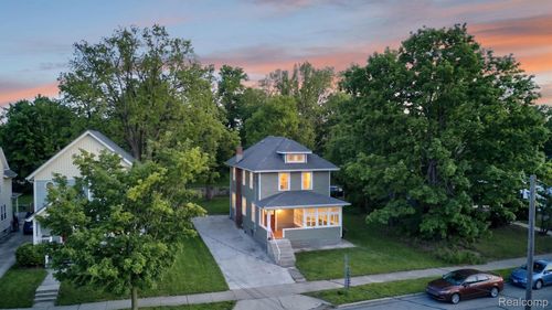 925 W Kalamazoo Street, Lansing, MI, 48915 | Card Image