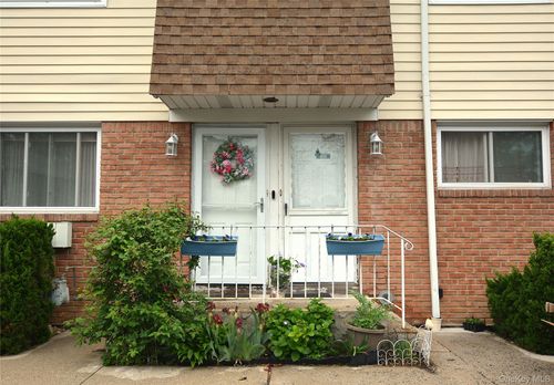 104-565 Avenue A, Uniondale, NY, 11553-3265 | Card Image
