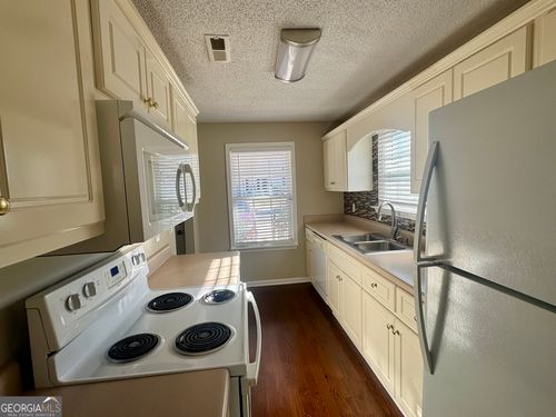 1653 Summerwoods Cir, Griffin, GA, 30224-8416 | Card Image